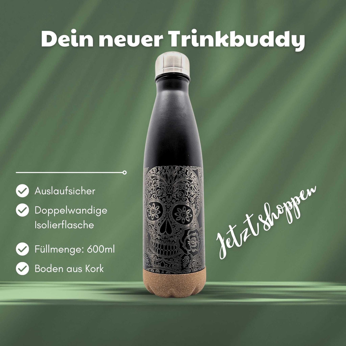 Schwarze Isolierflasche mit Korkboden und einem Motiv eines Totenkopfs auf der Flasche